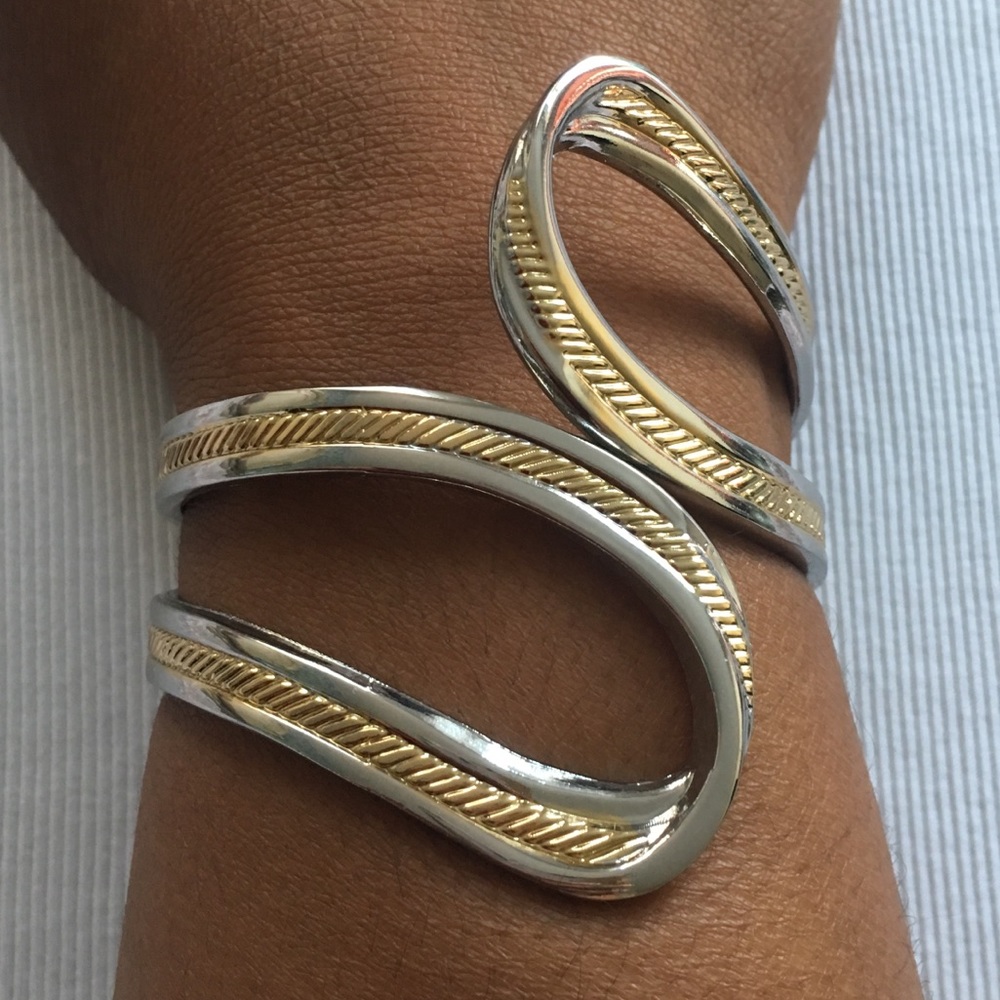 ✨Silver and gold tone cuff bracelet✨